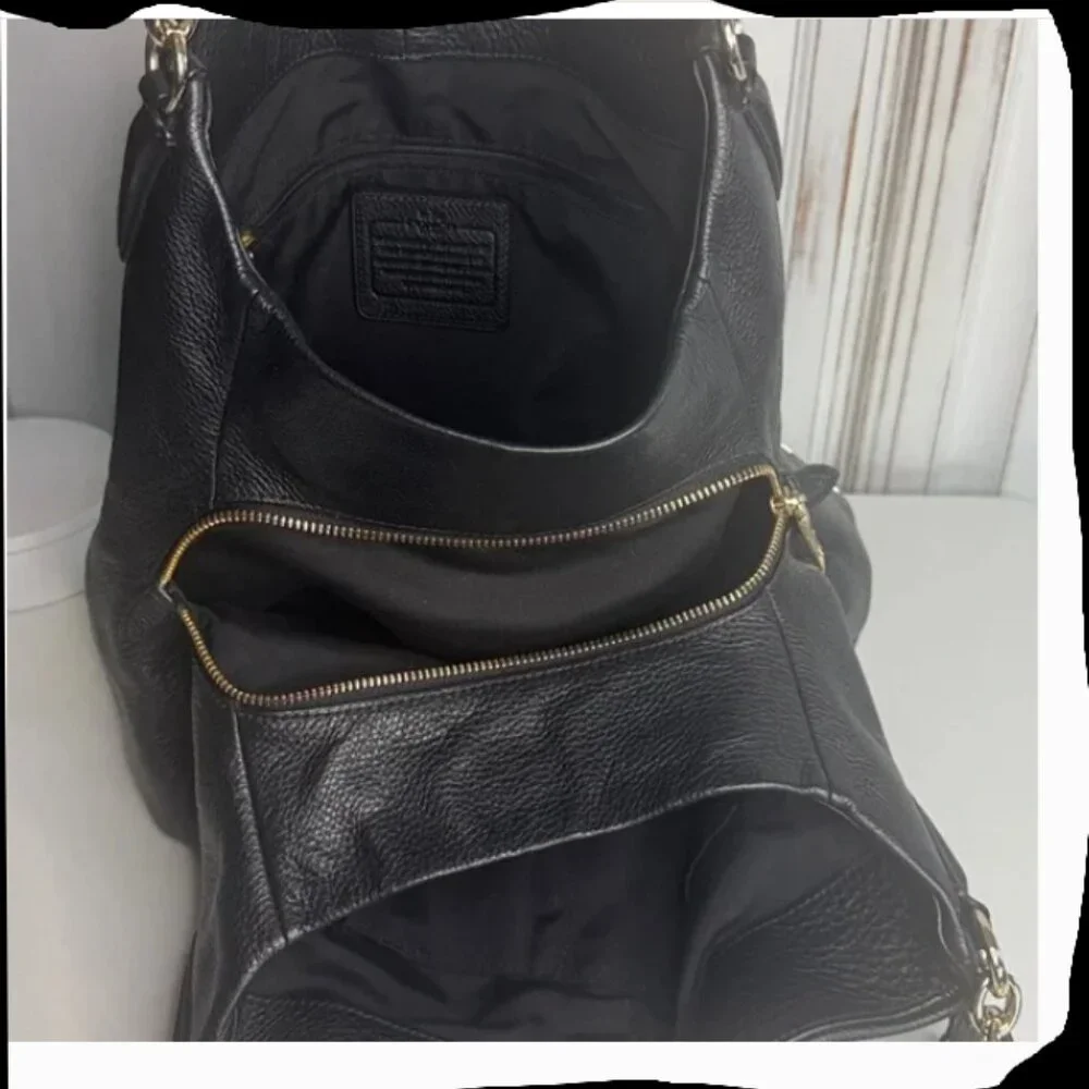 Coach Madison Phoebe Shoulder Bag Black Pebble Leather black Lined 3 Sections - Picture 5 of 8